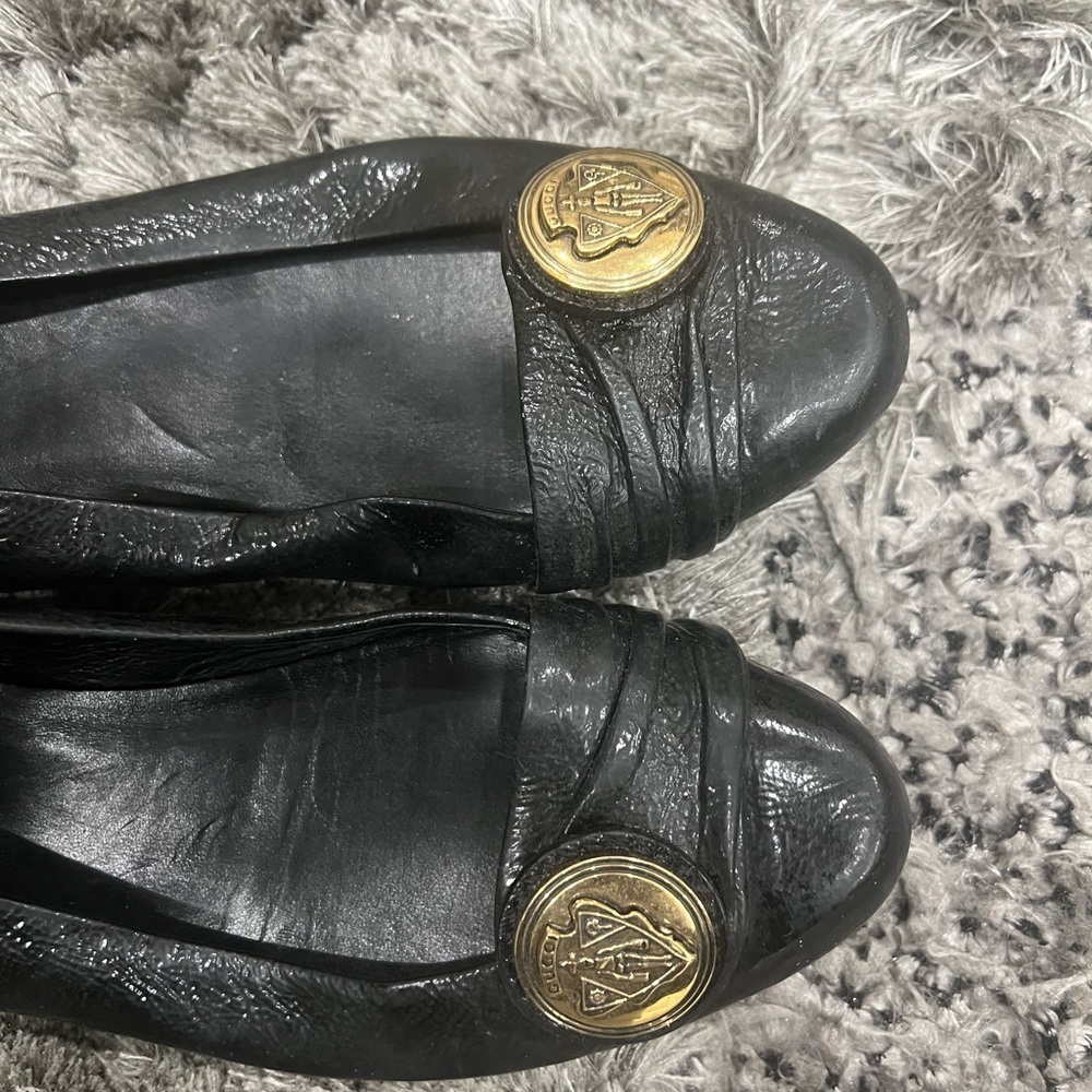 GUCCI Logo Hysteria Embellished Patent Ballerina Flats - Picture 2 of 10